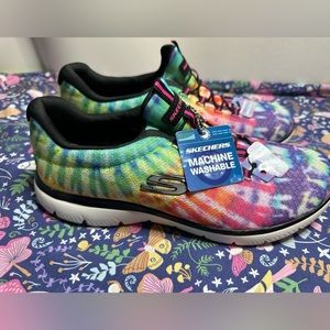 Skechers Memory Foam Tie Dye Size 11 Women’s Machine Washable NWT Slip On shoes